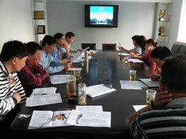 圖片說明：與會人員交流能源計量管理工作意見